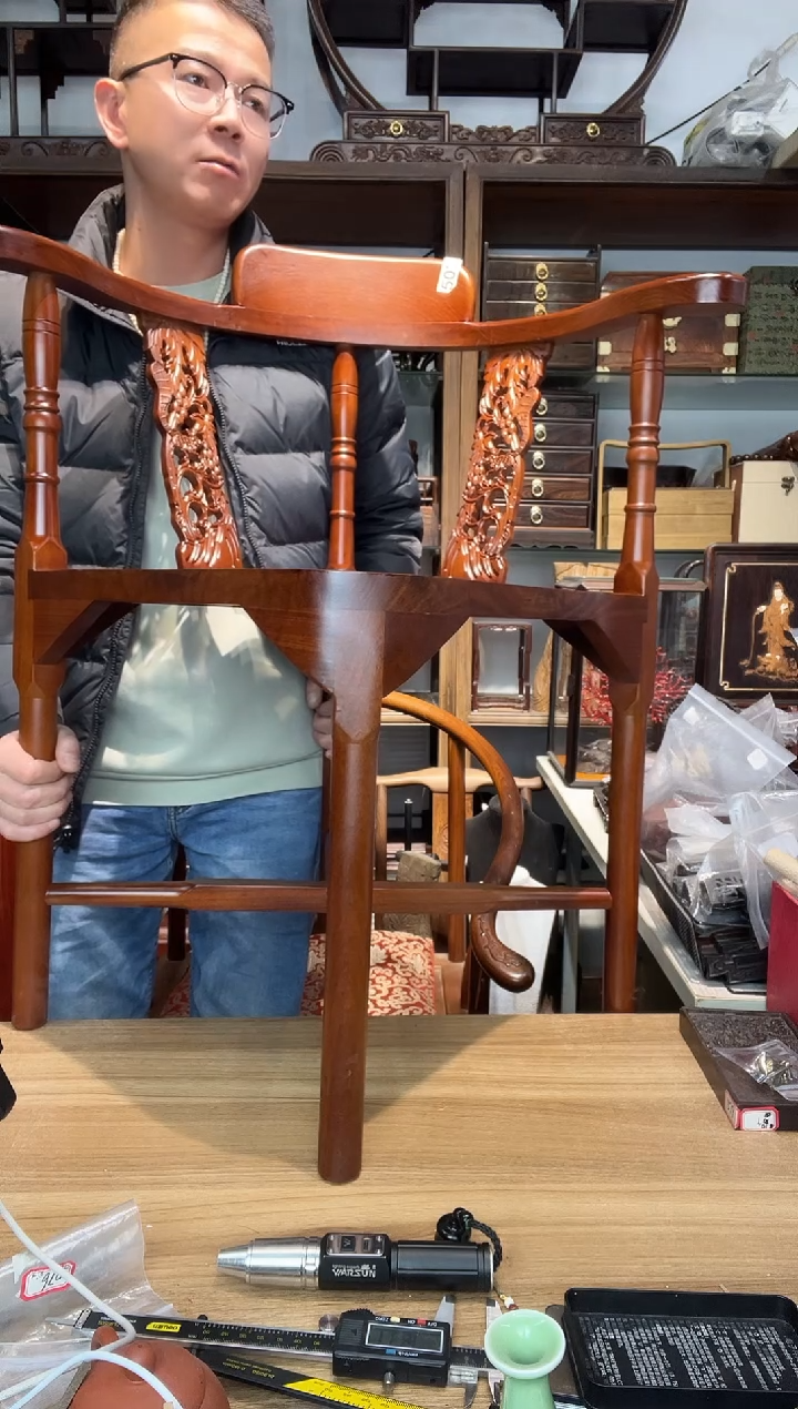 乌木类书架502非酸三角椅68*80.5*42   瑕疵