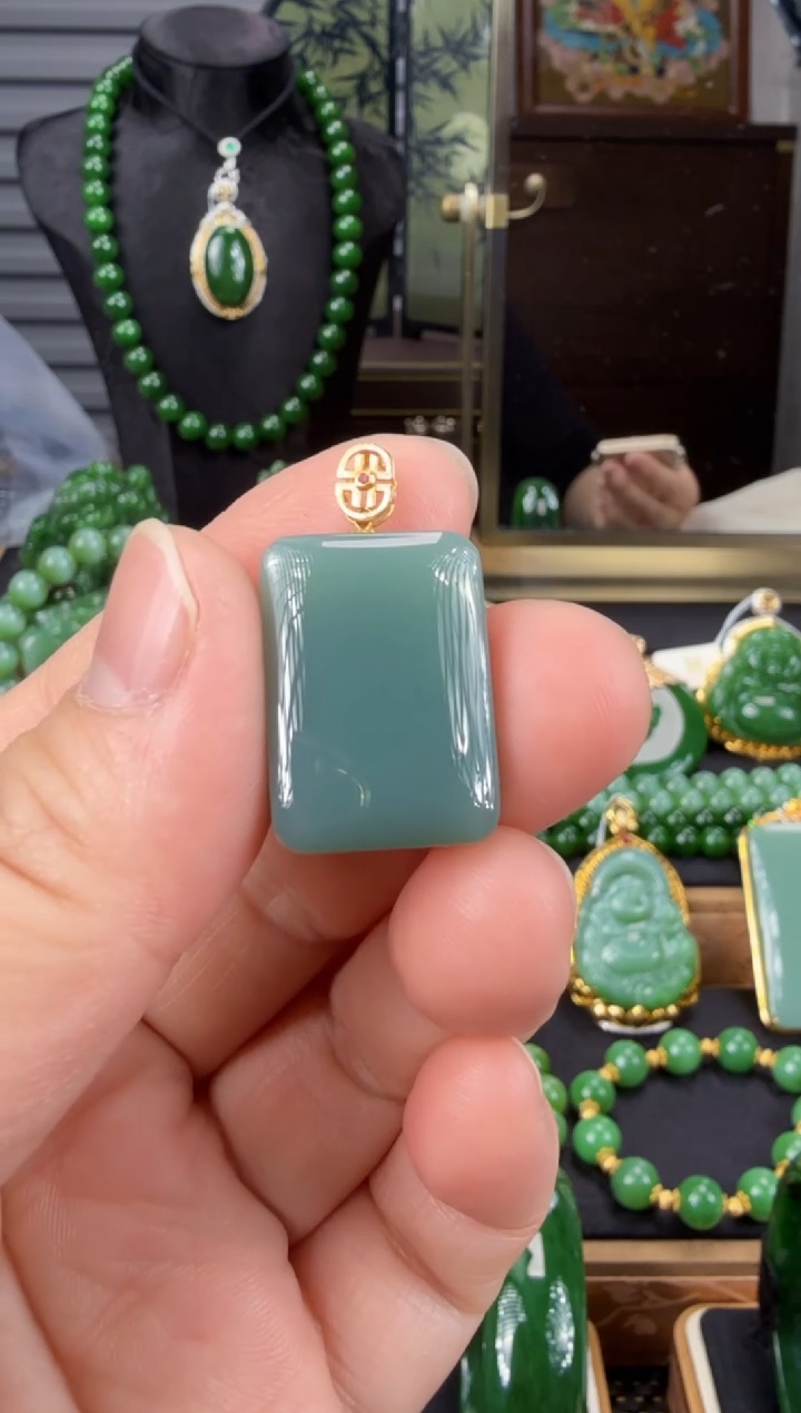 【闪购商品】和田玉（碧玉）吊坠(赠链)18K金镶嵌 