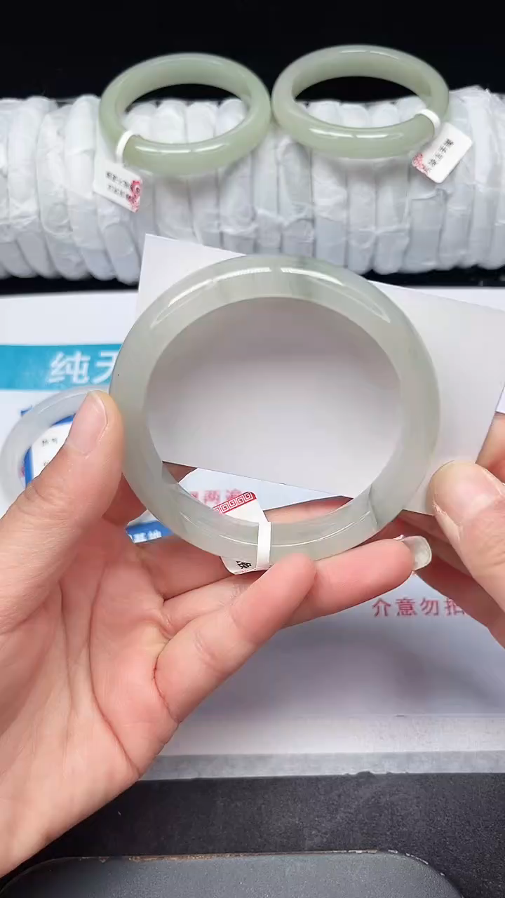 未镶嵌手镯石英质玉38-60/61