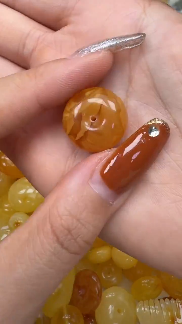 裸石琥珀未镶嵌如图