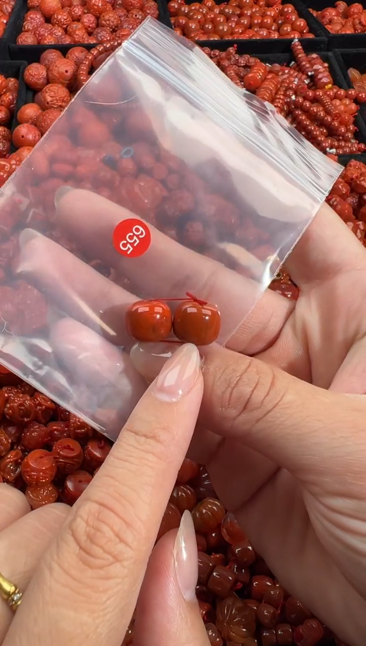 南红玛瑙未镶嵌颈饰1