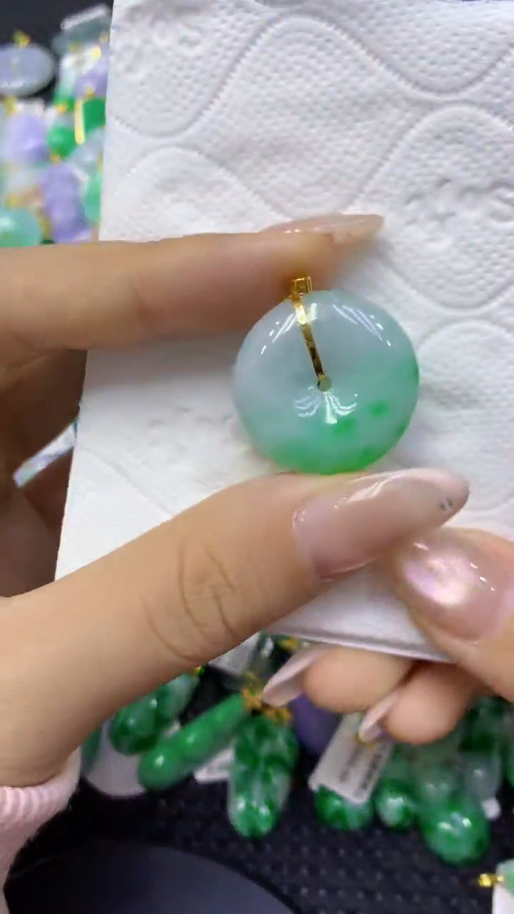 颈饰18K金镶嵌翡翠天然缅甸翡翠A货