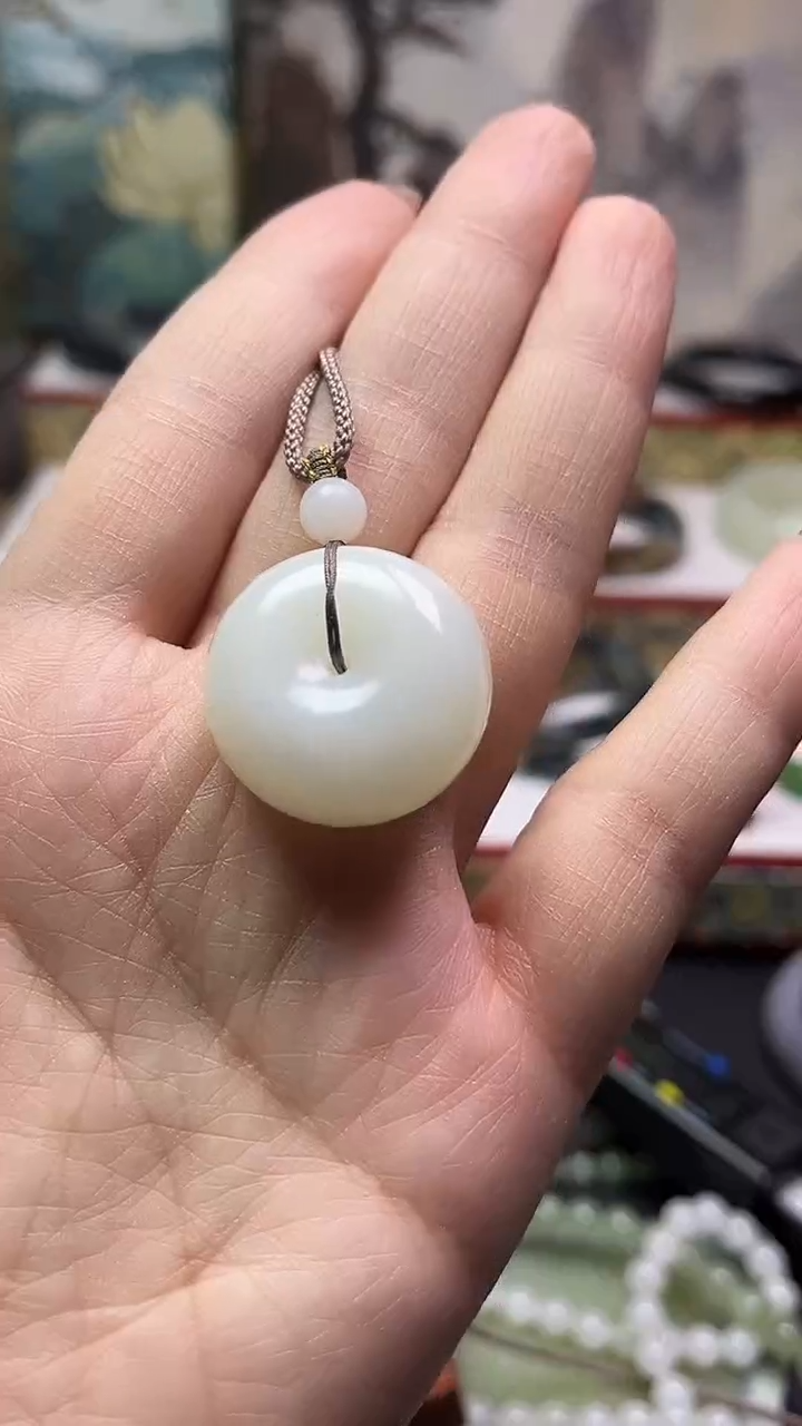 颈饰未镶嵌和田玉新疆且末白平安扣大漏