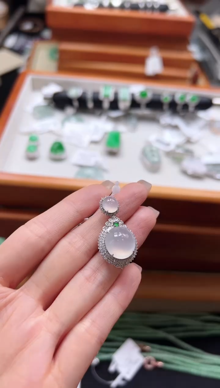 【闪购商品】翡翠18K金镶嵌颈饰DFZ0307-209