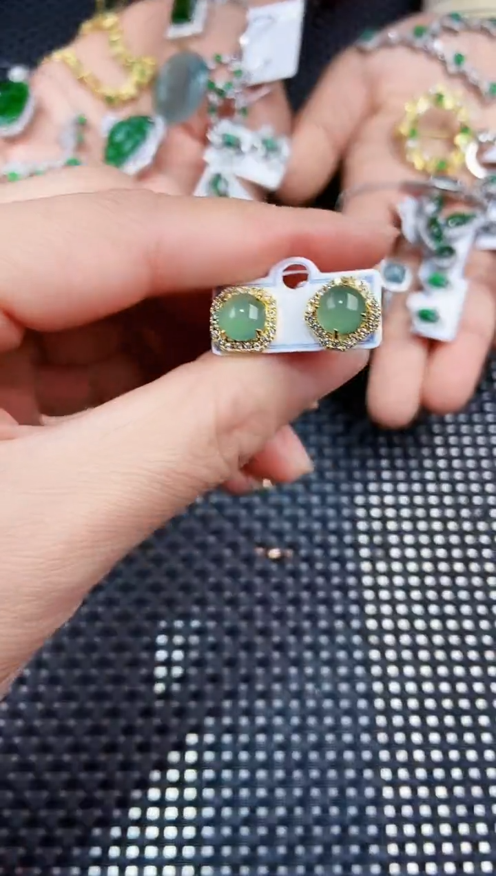 【闪购商品】翡翠耳饰未镶嵌111111111