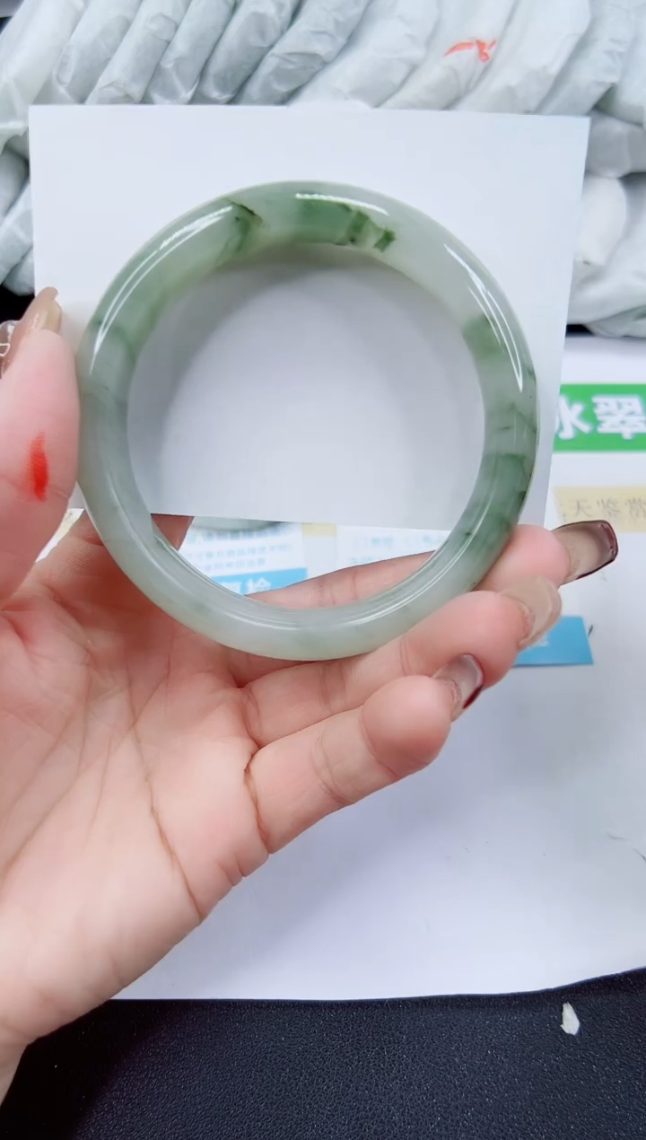 【闪购商品】石英质玉手镯未镶嵌215