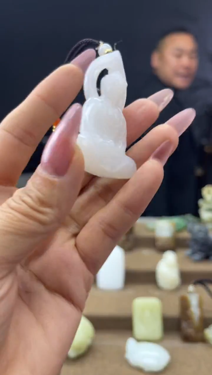 颈饰未镶嵌和田玉1