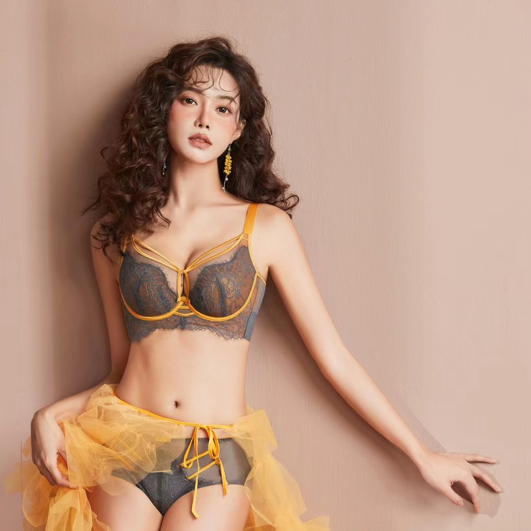 内衣女春夏新款大胸显小超薄兔耳朵时尚蕾丝聚拢柔软亲肤舒适文胸