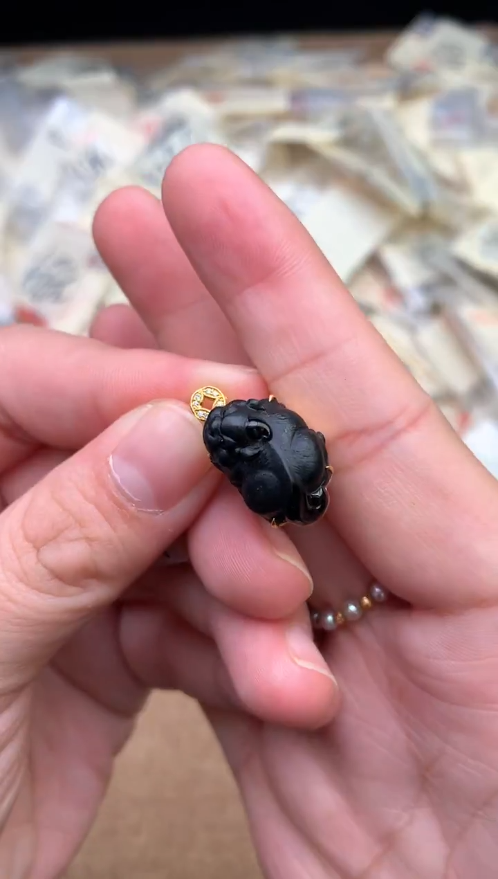 18K金镶嵌挂件翡翠一