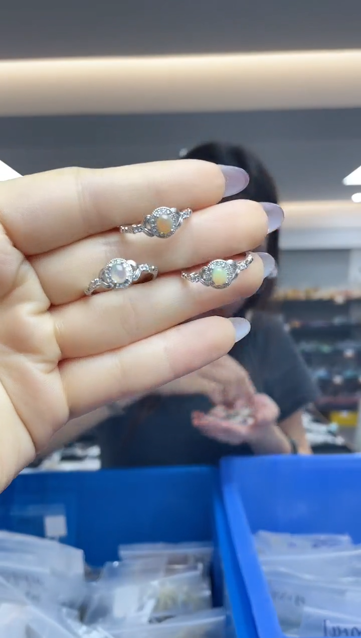 欧泊未镶嵌`（多样性发一件）