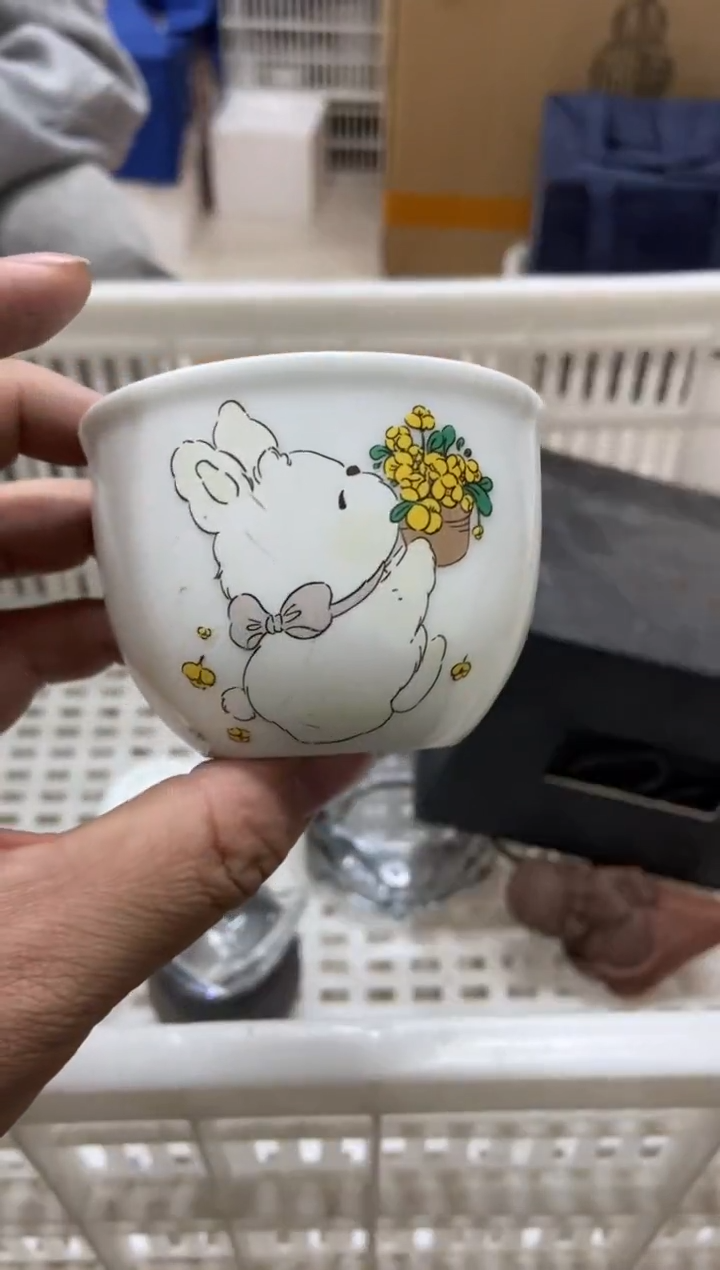 杯无运费险有瑕疵的摄影的产品有使用过的痕迹有点脏介意勿拍