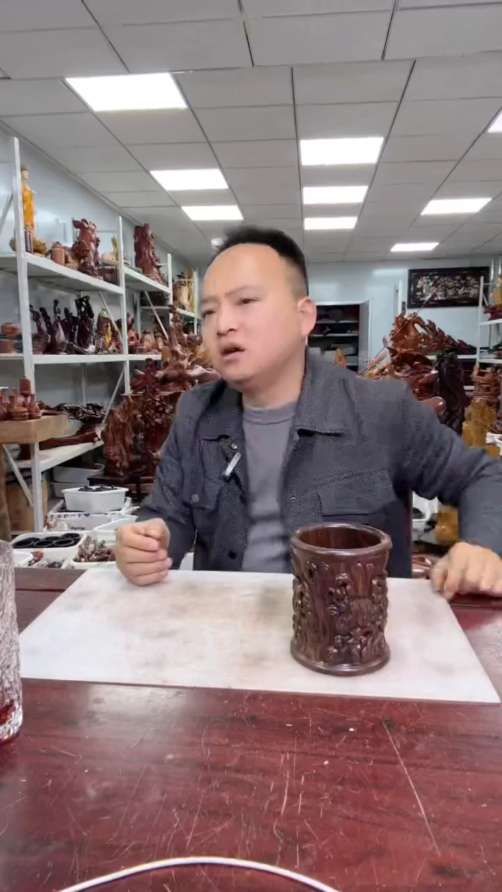 【闪购商品】花梨木类木雕工艺品8888888