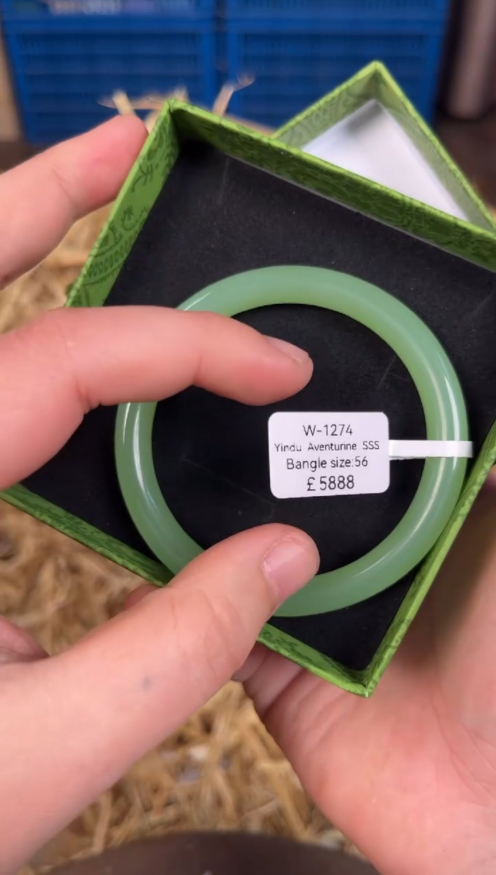 未镶嵌手镯石英质玉W1274