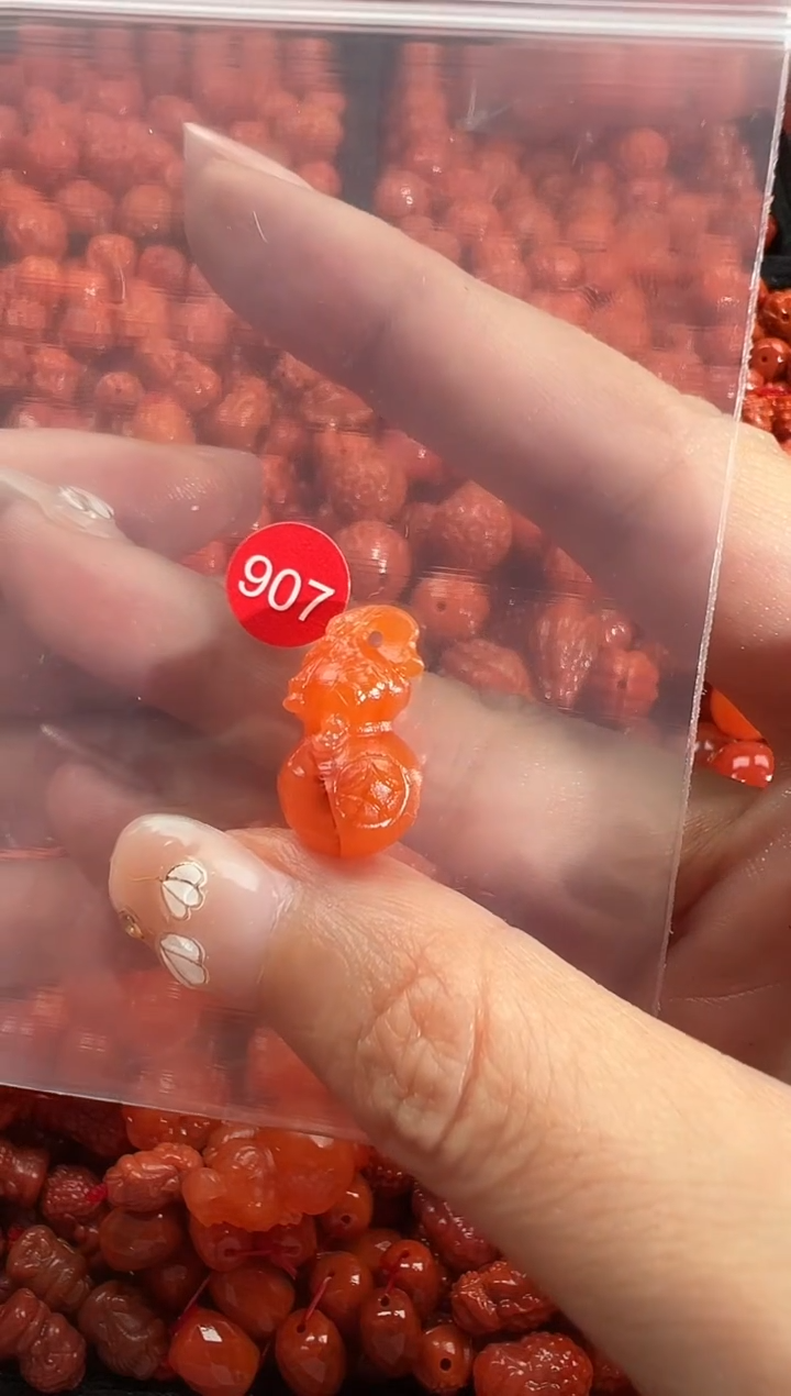 颈饰未镶嵌南红玛瑙1