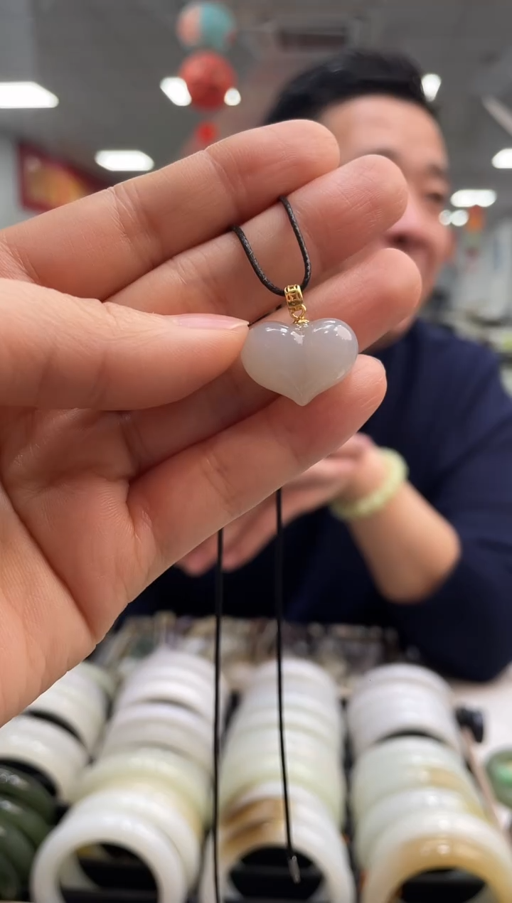 颈饰银S925镶嵌和田玉紫罗兰屁桃吊坠随机发一件