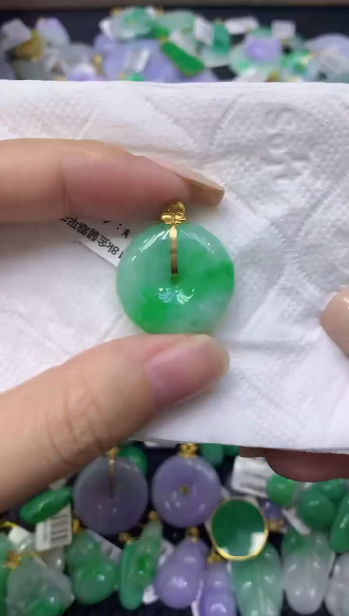 颈饰18K金镶嵌翡翠天然缅甸翡翠A货
