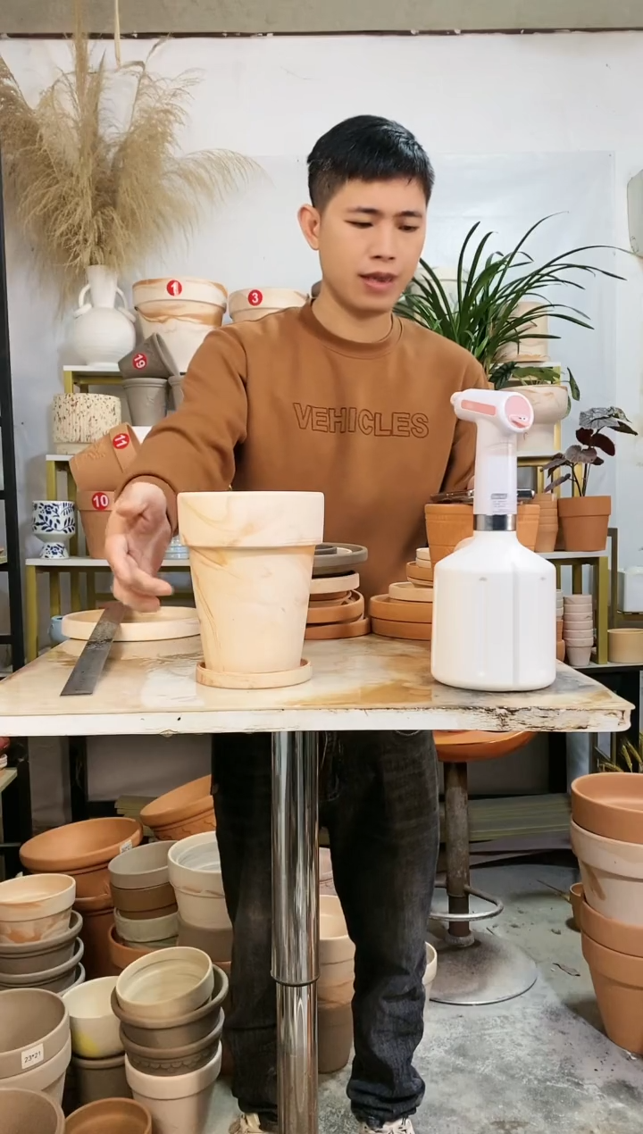 【闪购商品】红陶14*17玛奇朵反比例 1盆1托