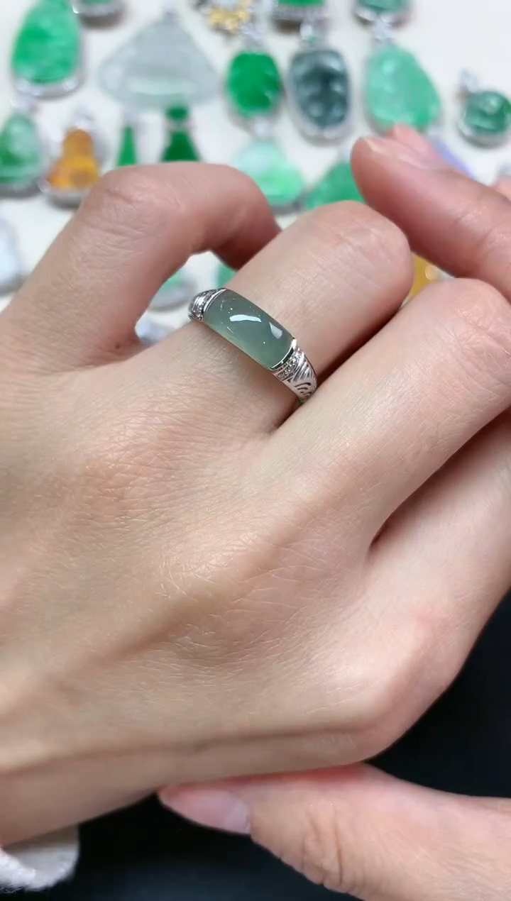 【闪购商品】翡翠戒指18K金镶嵌Q45|2500