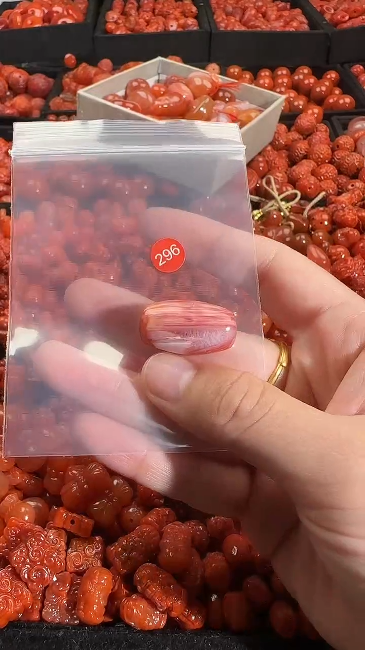 颈饰未镶嵌南红玛瑙1