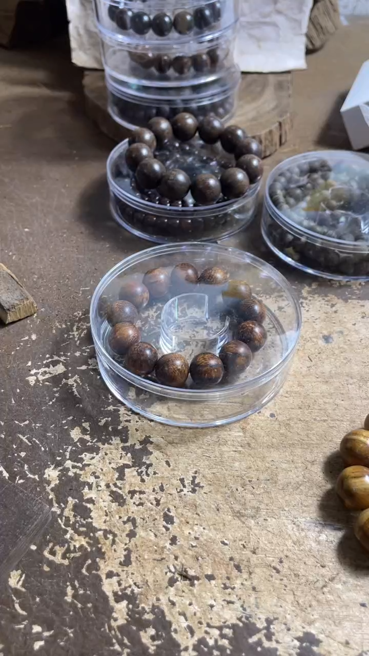 贡木苏****ꫜ贡木原材料手串