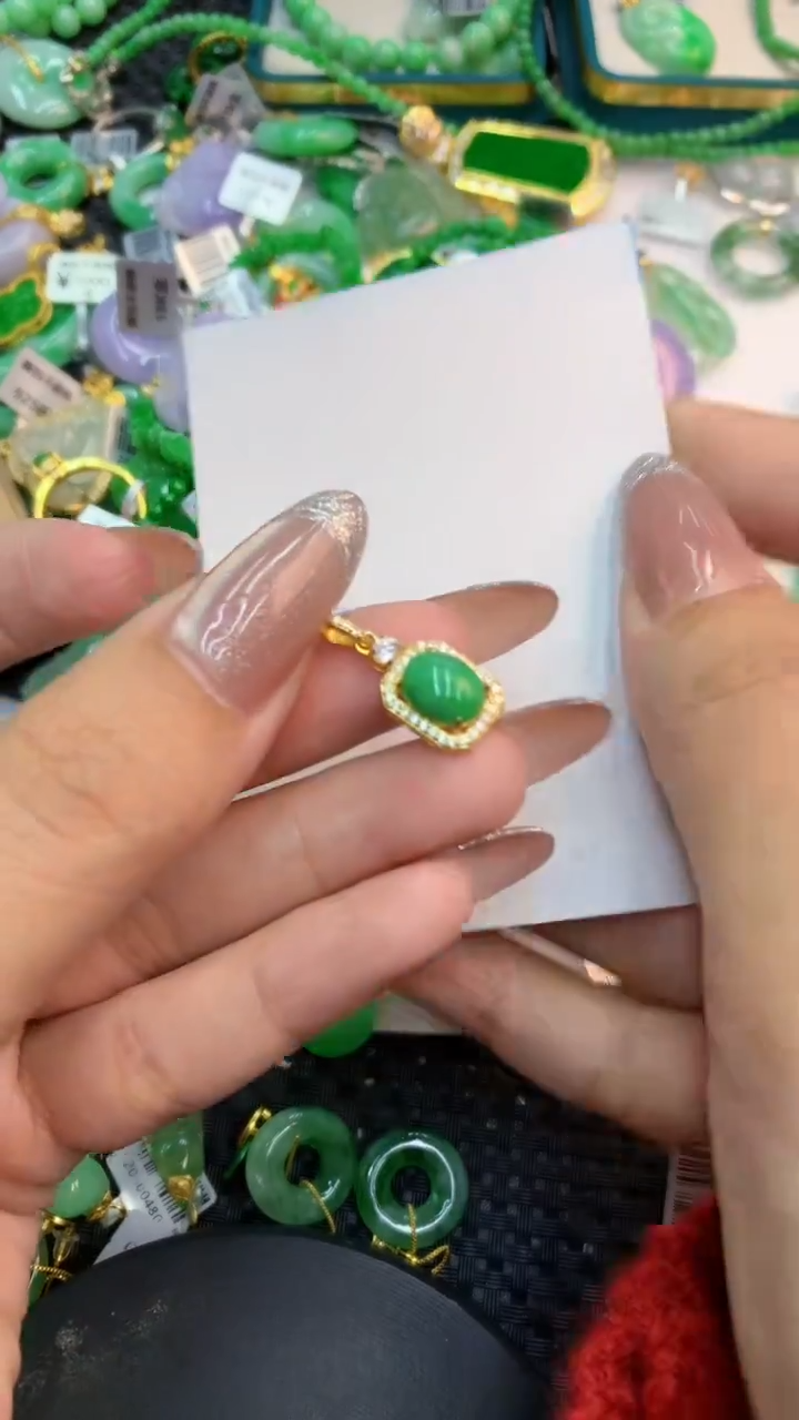 颈饰未镶嵌翡翠1