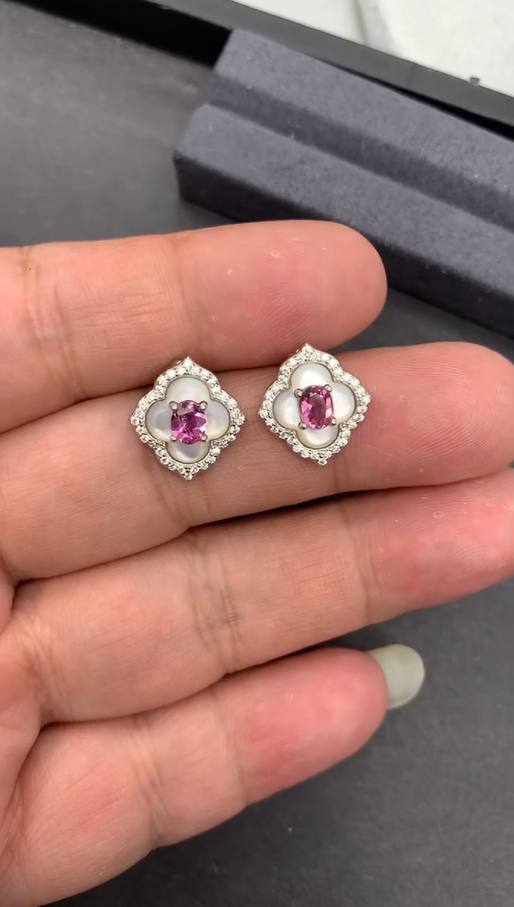 【闪购商品】碧玺耳钉银S925镶嵌69分