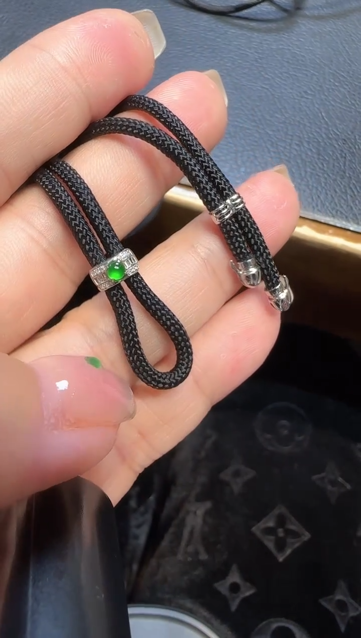【闪购商品】翡翠颈饰18K金镶嵌高货绳