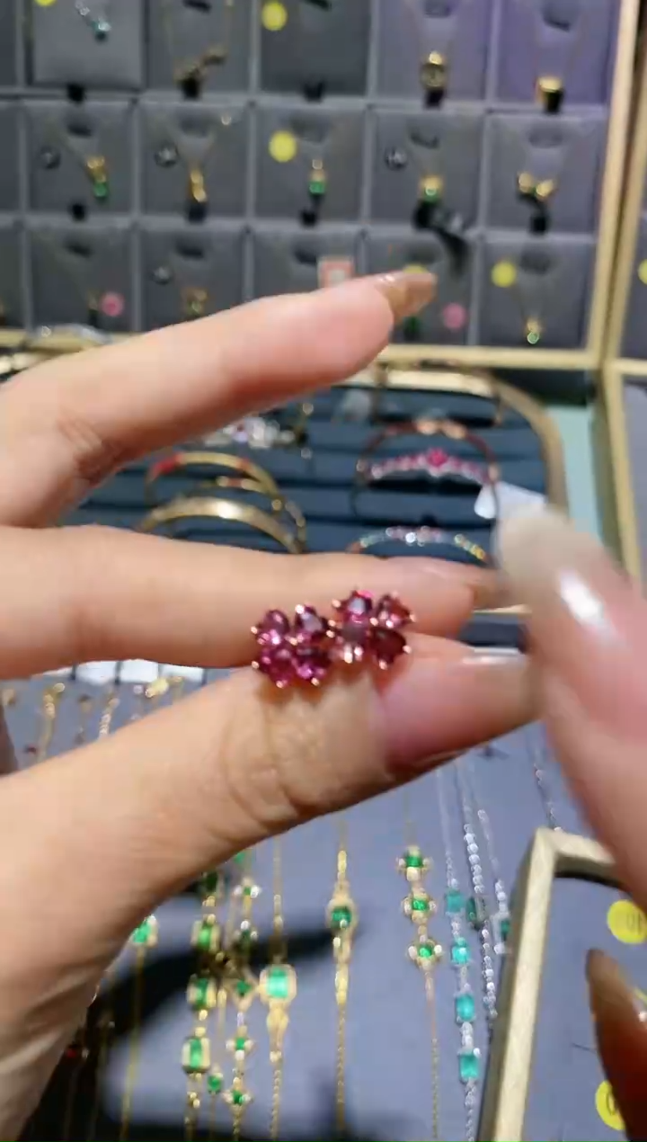 【闪购商品】碧玺耳饰18K金镶嵌耳钉