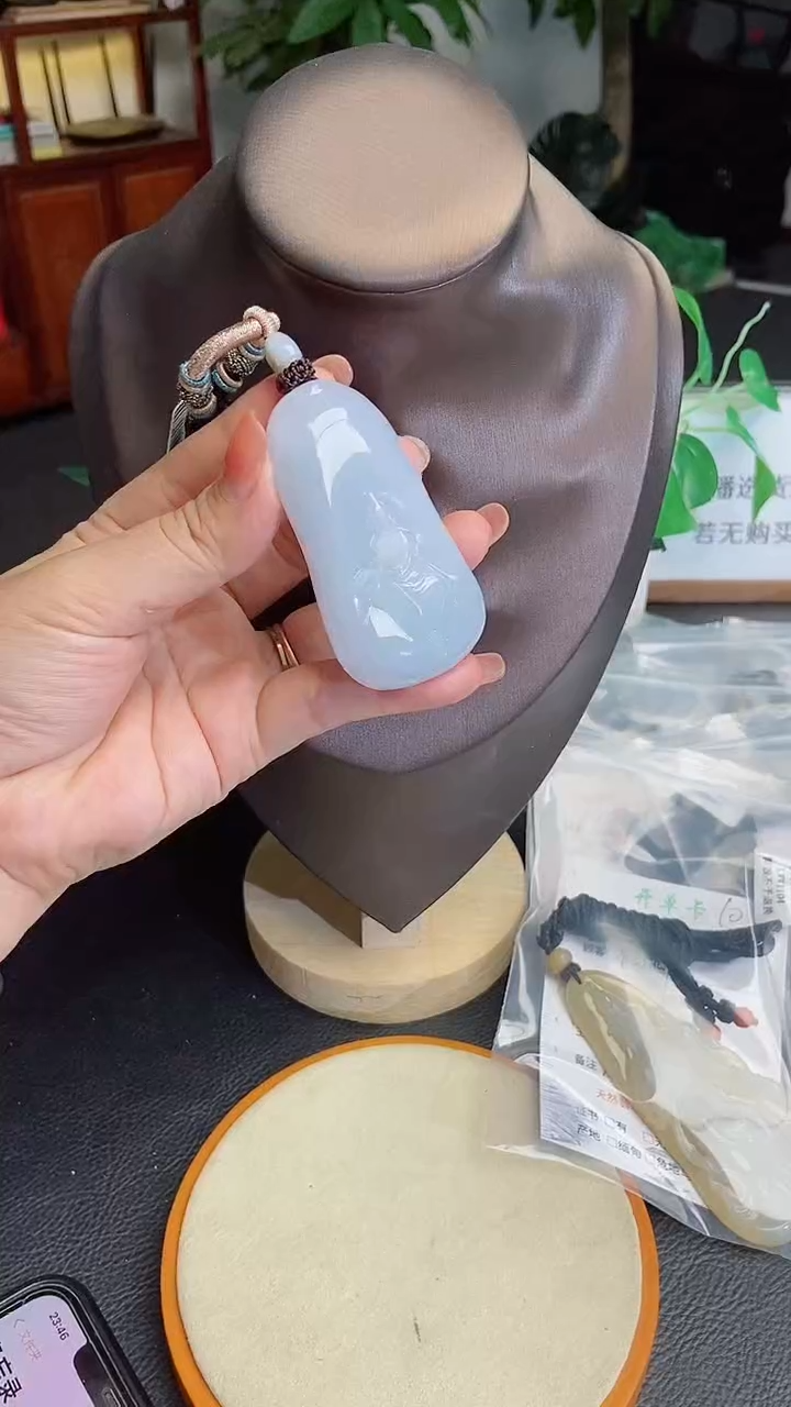 翡翠未镶嵌颈饰缅甸天然翡翠