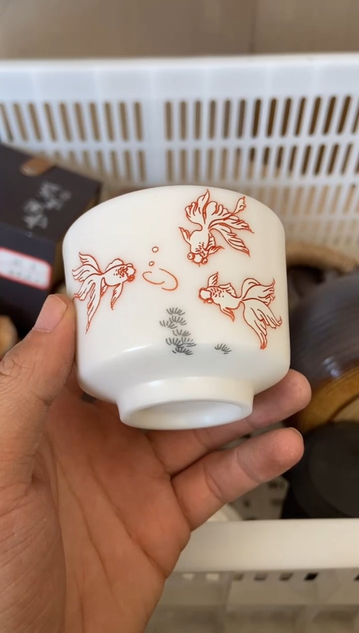 杯无运费险有瑕疵的摄影的产品有使用过的痕迹有点脏介意勿拍