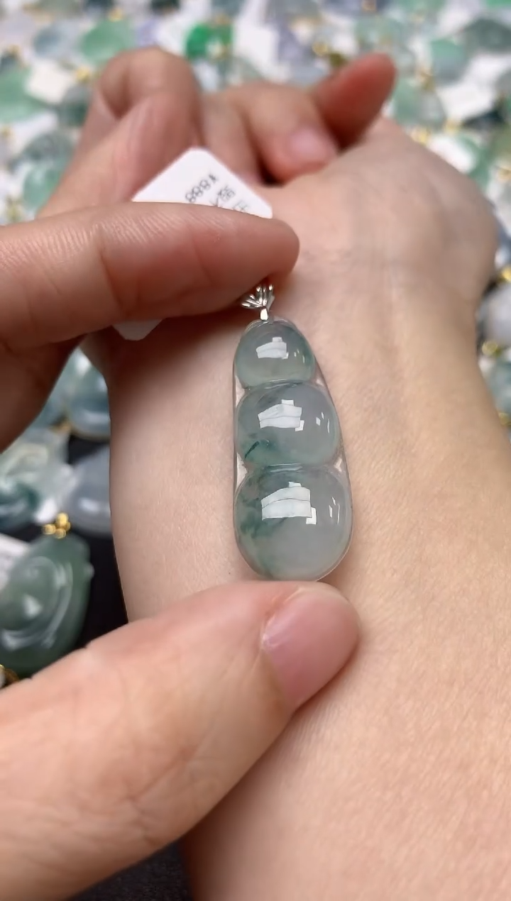 颈饰18K金镶嵌翡翠天然缅甸A货翡翠