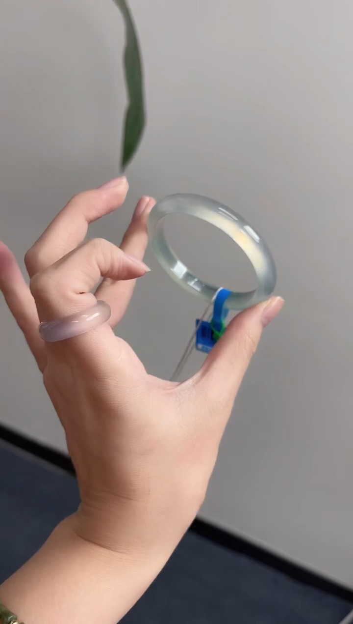 玛瑙/玉髓手镯未镶嵌53-54圈