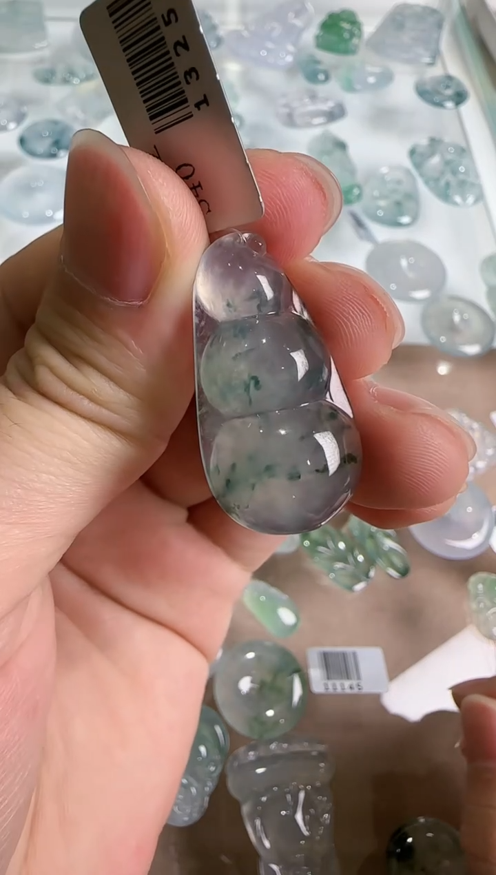 【闪购商品】翡翠吊坠(不含链)未镶嵌..