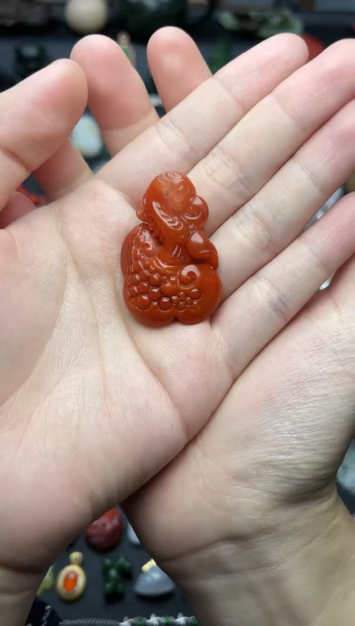 未镶嵌颈饰南红玛瑙如意06