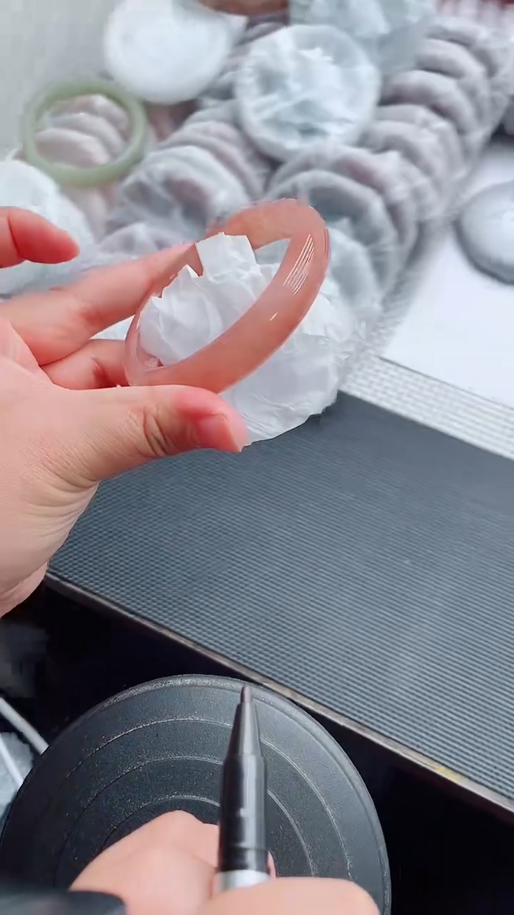 未镶嵌手镯石英质玉147-60-61