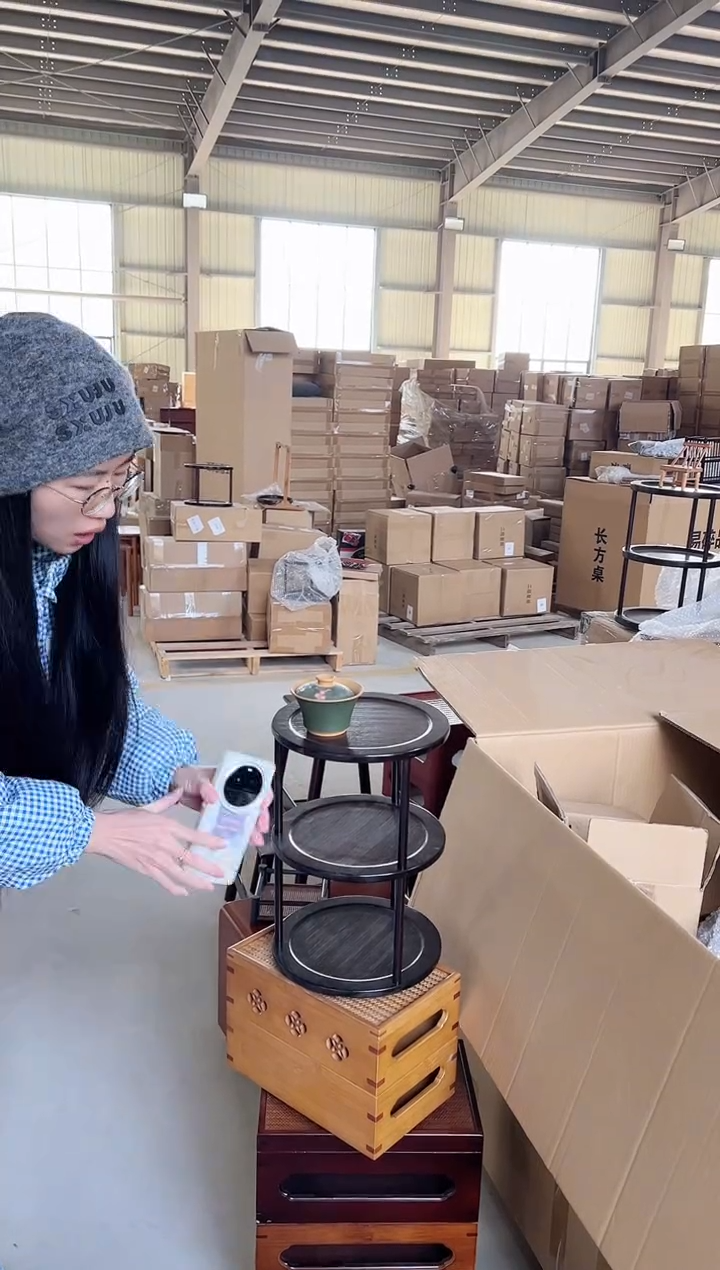 春山三层，微瑕不旋转，不退换