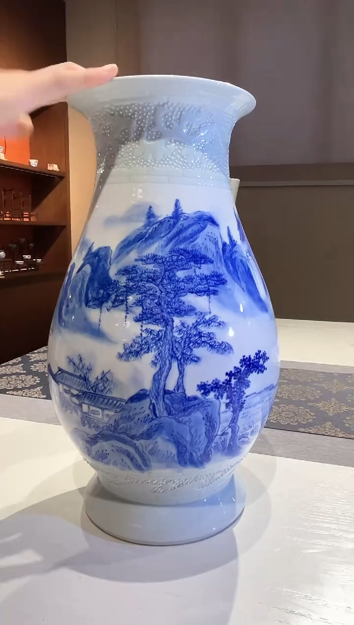 【闪购商品】瓶瓷博会影青雕刻鱼尾瓶