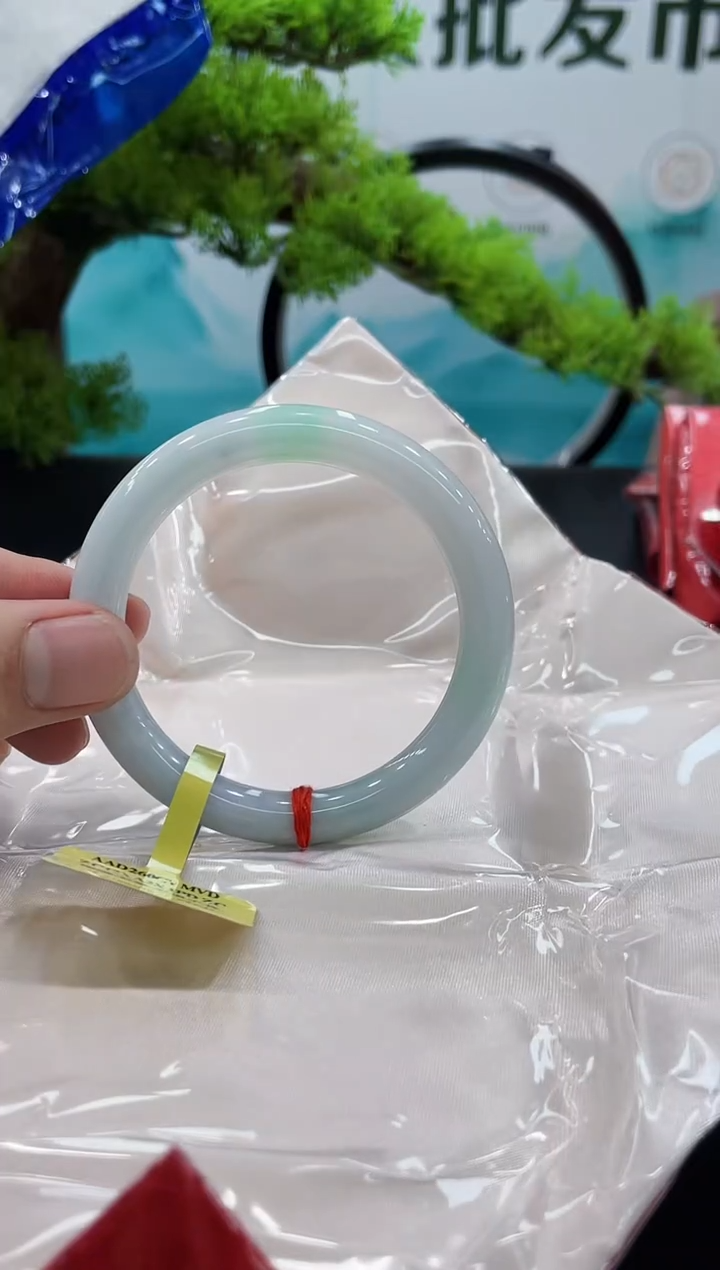 【闪购商品】翡翠手镯未镶嵌手镯