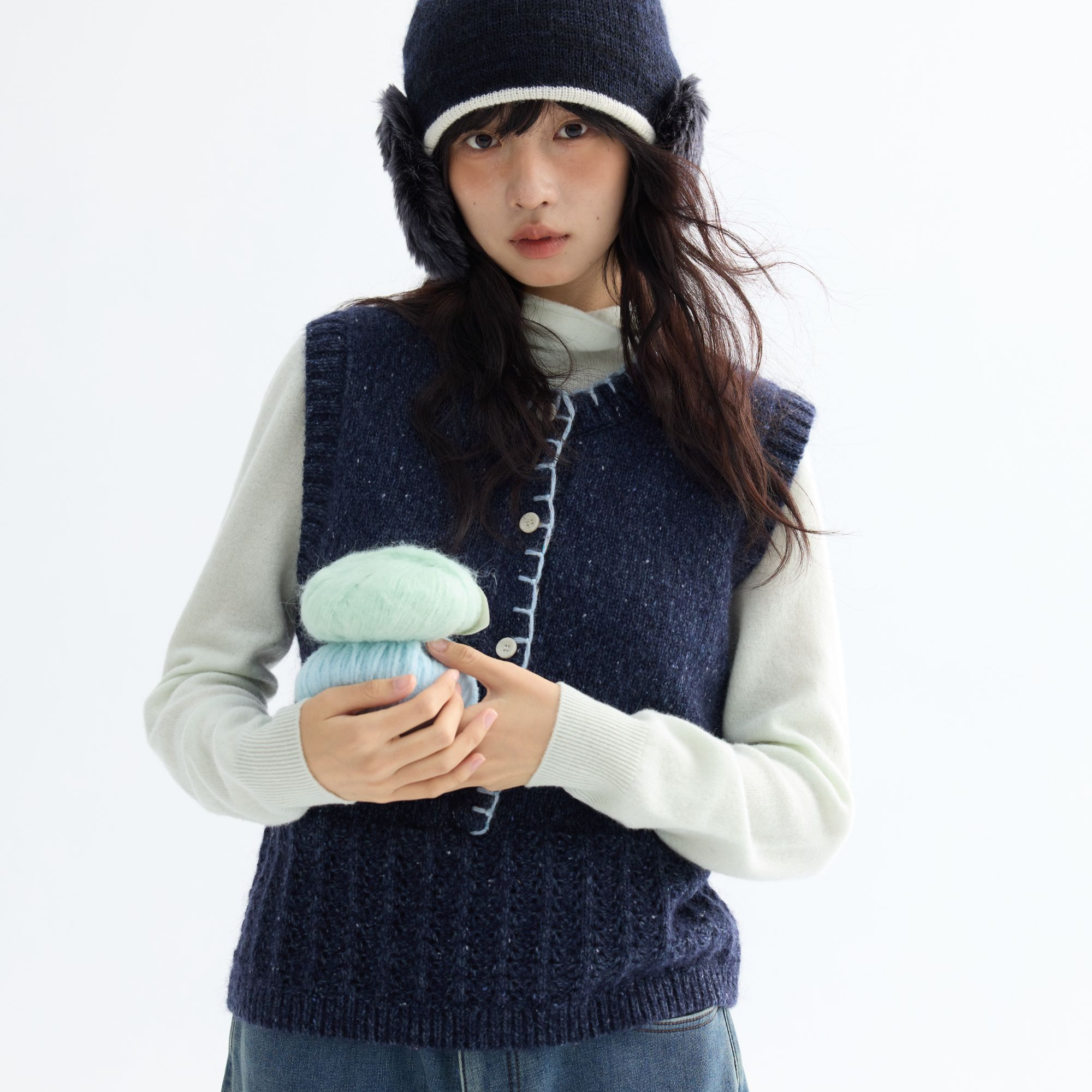 「白描工作间」"香根草"马海毛撞色绣线复古杂点叠穿毛衫针织马甲