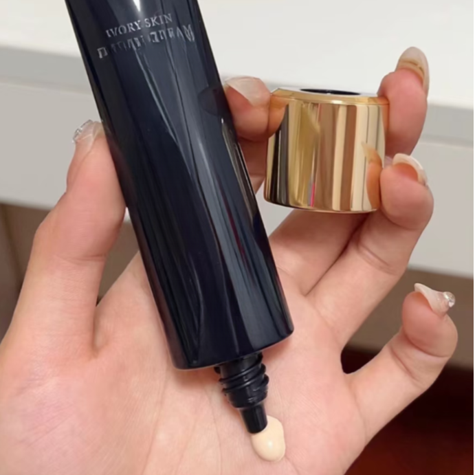 妆面精致的皮肤妆前霜