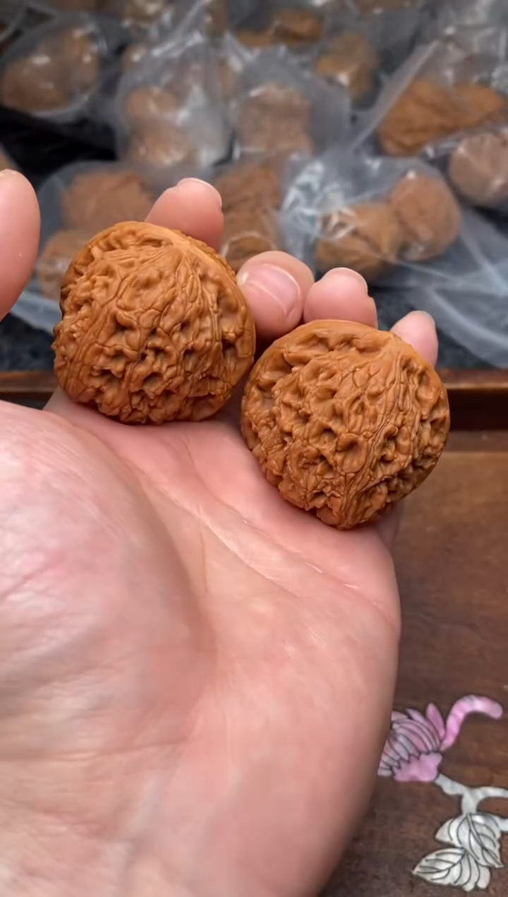 【闪购商品】文玩核桃把件G65号40尺水龙纹