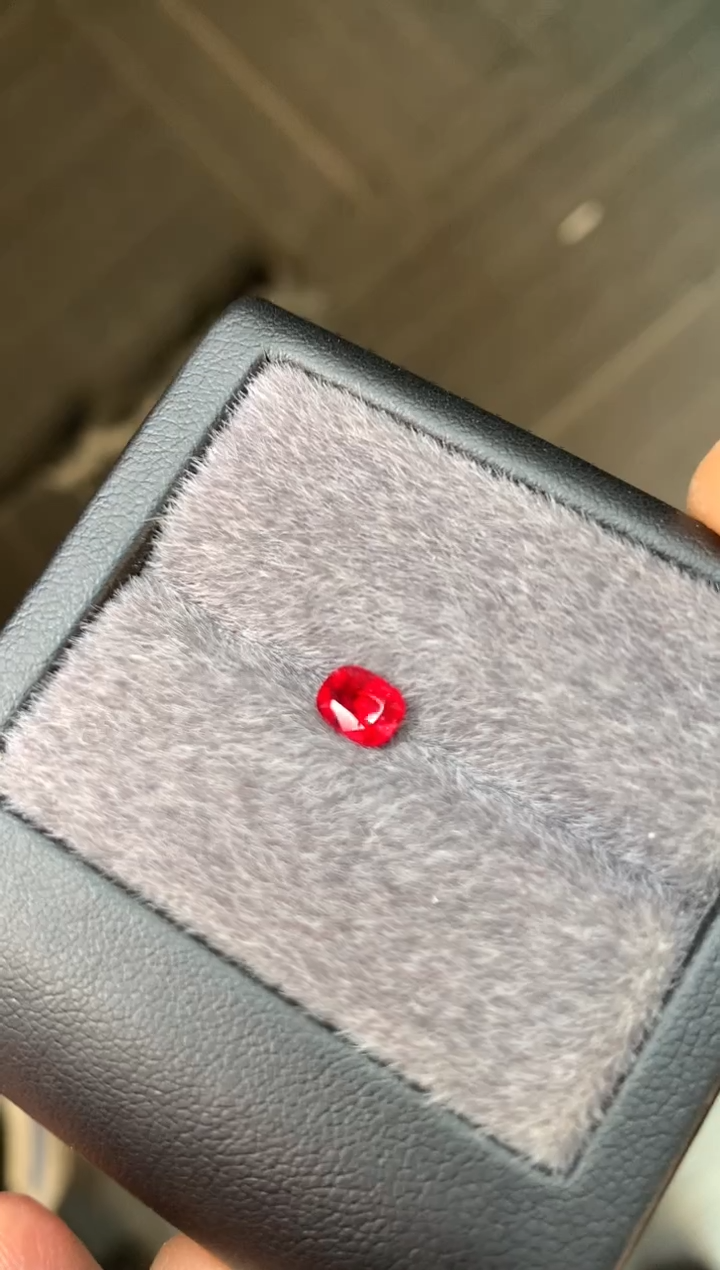 【闪购商品】定制尖晶石裸石未镶嵌0.82ct 绝地武士