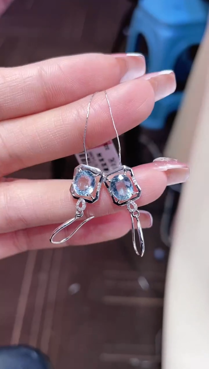 【闪购商品】海蓝宝石耳坠18K金镶嵌·