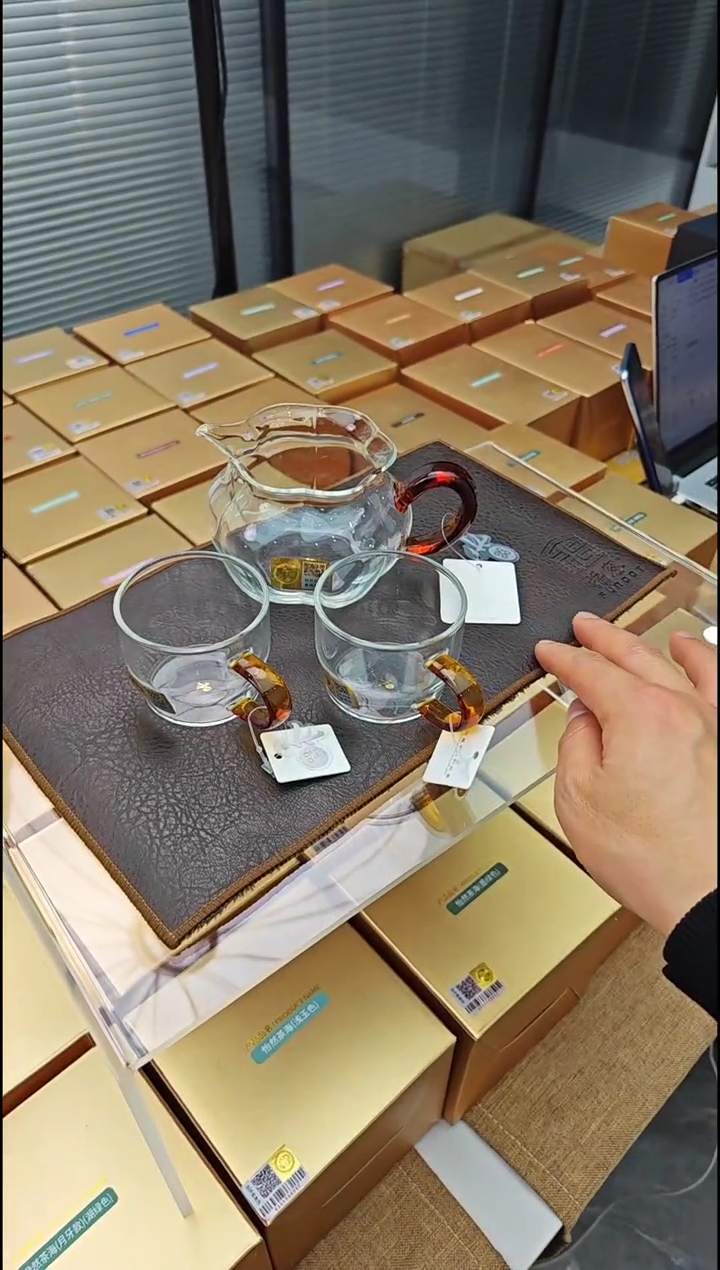 【闪购商品】禾器纳福茶海加清尚杯琥珀色