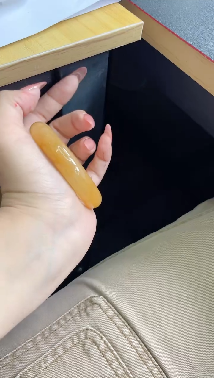【闪购商品】石英质玉手镯未镶嵌236/57