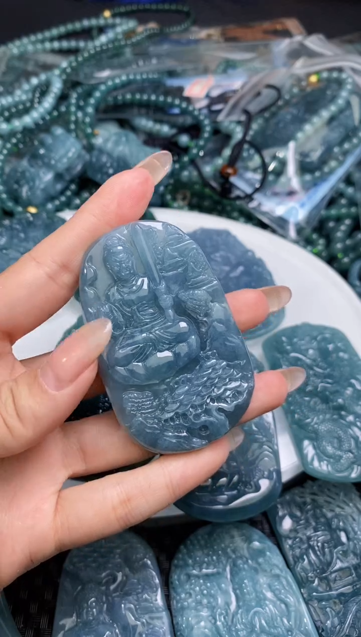 【闪购商品】翡翠颈饰未镶嵌             