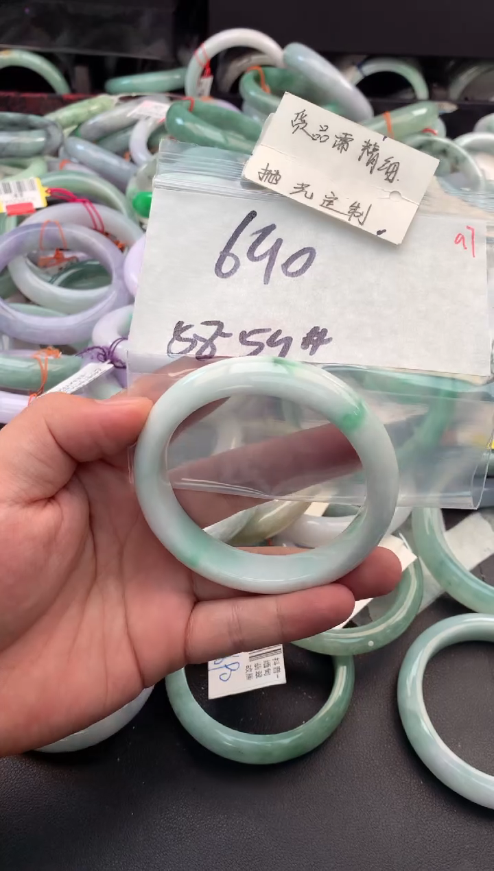 【闪购商品】定制翡翠未镶嵌毛货需精细抛光+多人