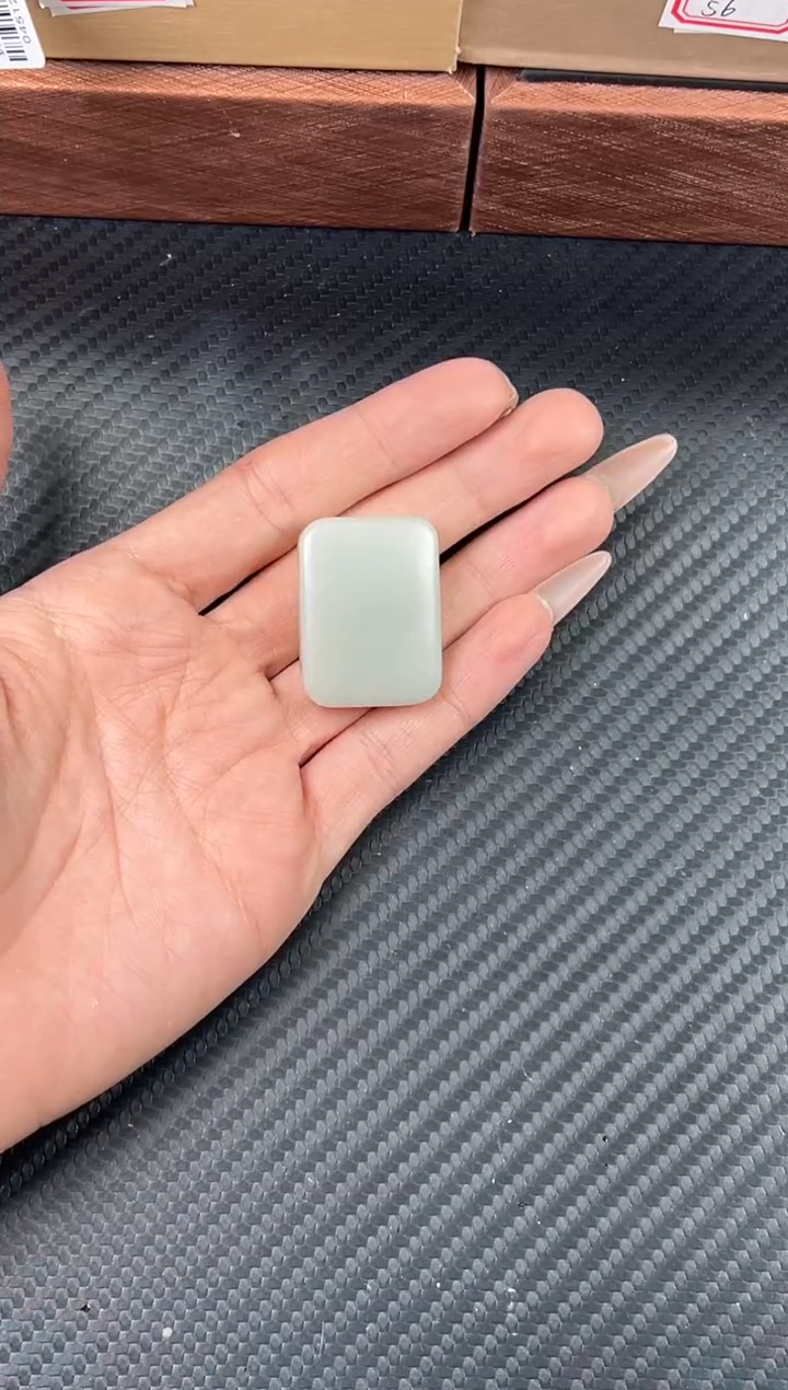 吊坠(赠链)未镶嵌和田玉刘*伟且末近矿微色差吊坠