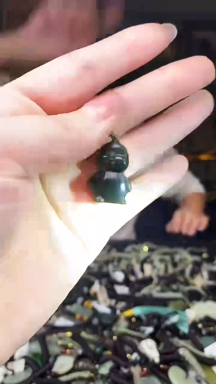 颈饰未镶嵌和田玉多样性发货，拍一发一