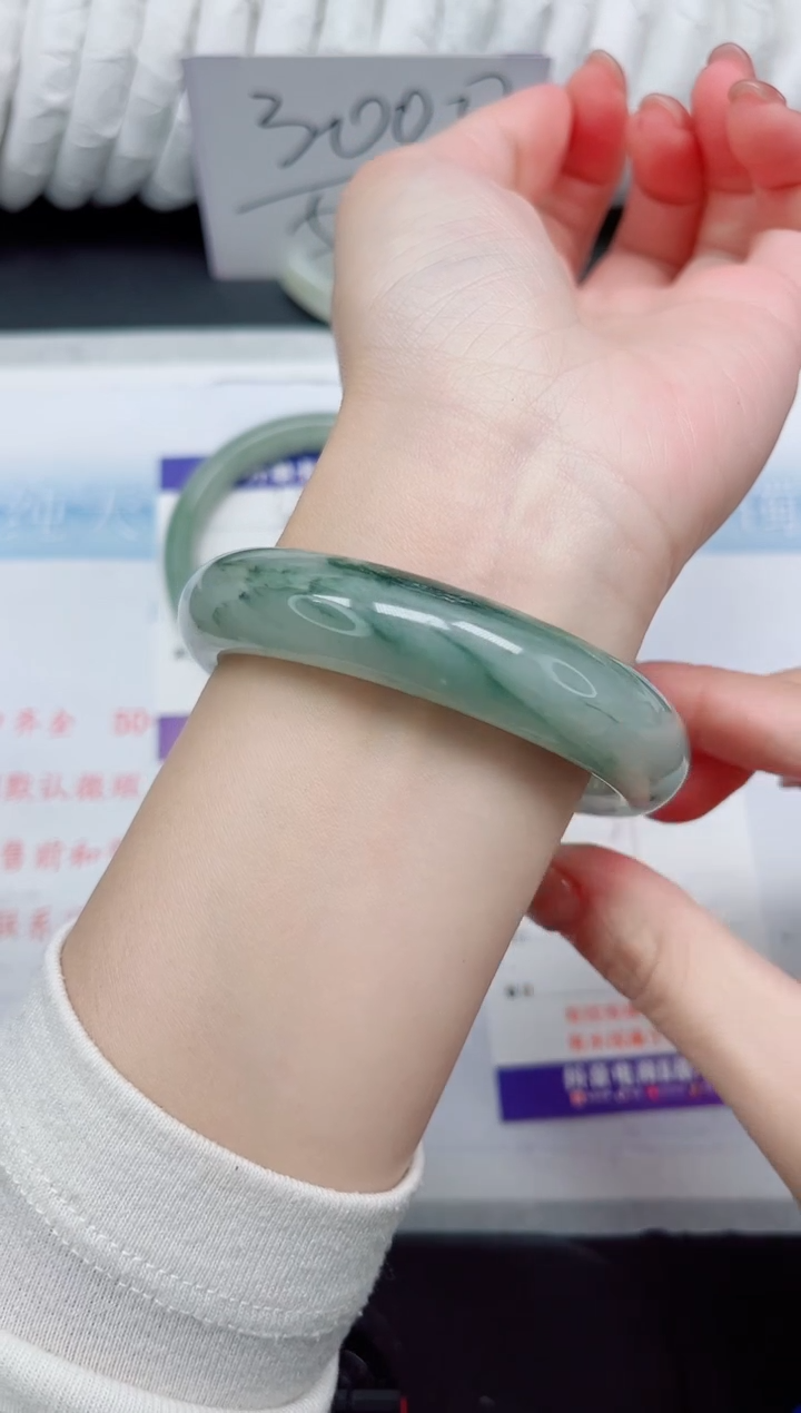 【闪购商品】石英质玉手镯未镶嵌39-58.2